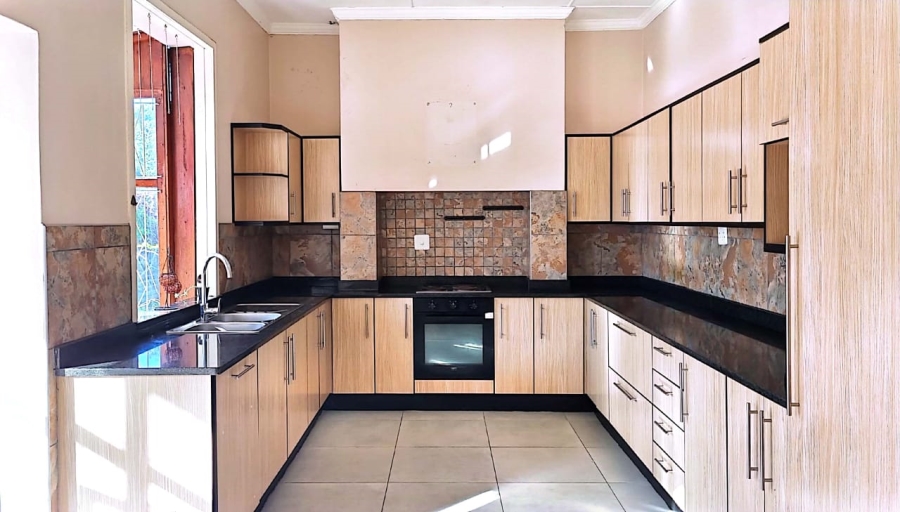 3 Bedroom Property for Sale in Cambridge Eastern Cape